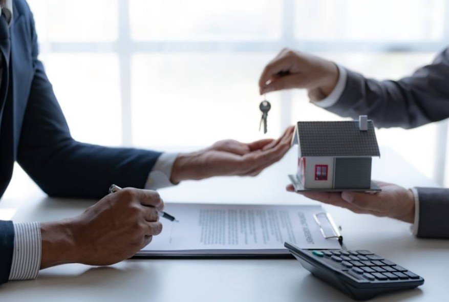 How Real Estate Lawyers Draft and Review Lease-to-Purchase Contracts
